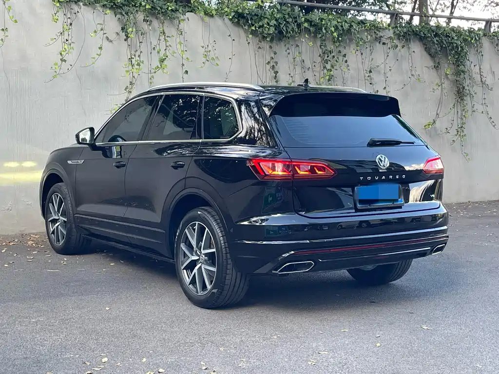 Volkswagen Touareg — фото 4