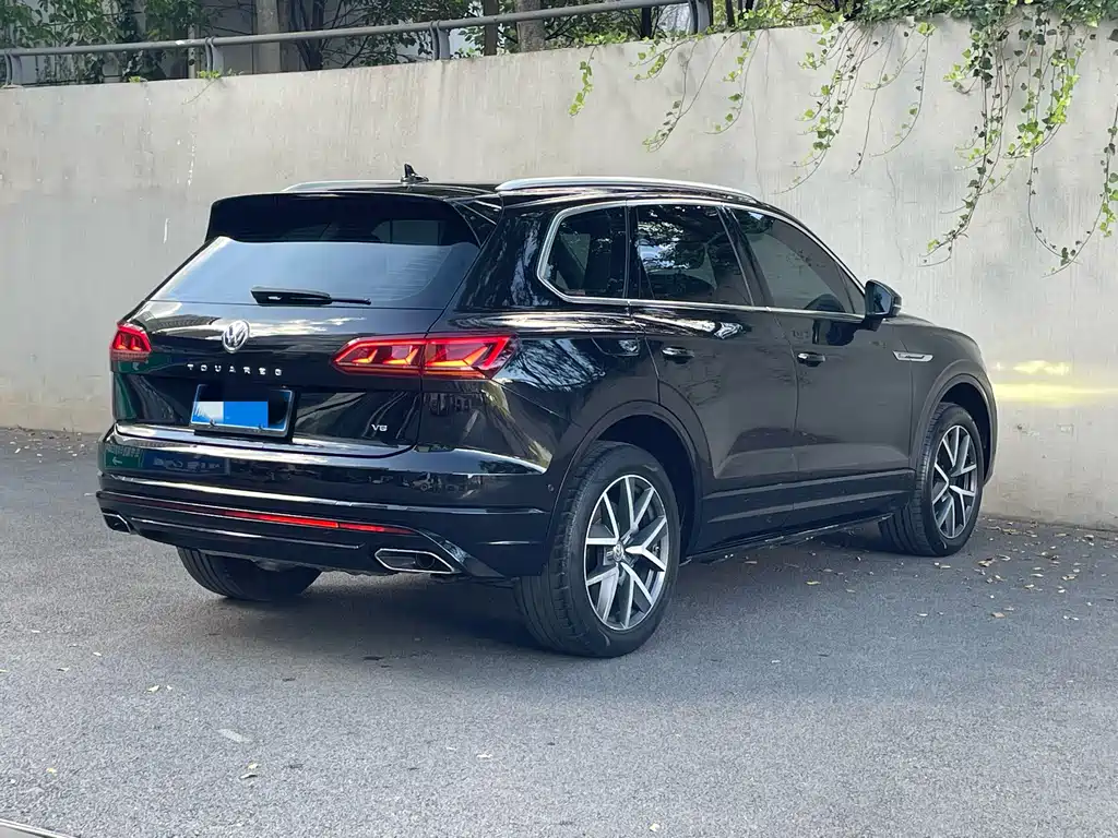 Volkswagen Touareg — фото 6