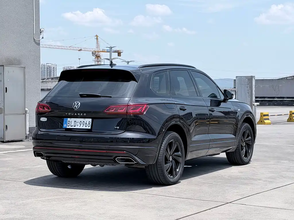 Volkswagen Touareg — фото 5