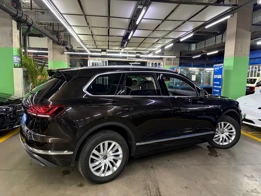 Volkswagen Touareg — фото 4