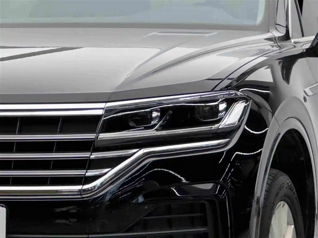 Volkswagen Touareg — фото 3