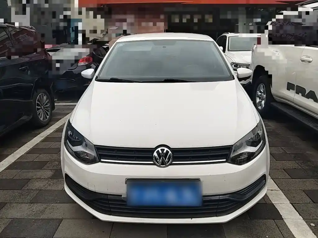 Volkswagen Polo — фото 3