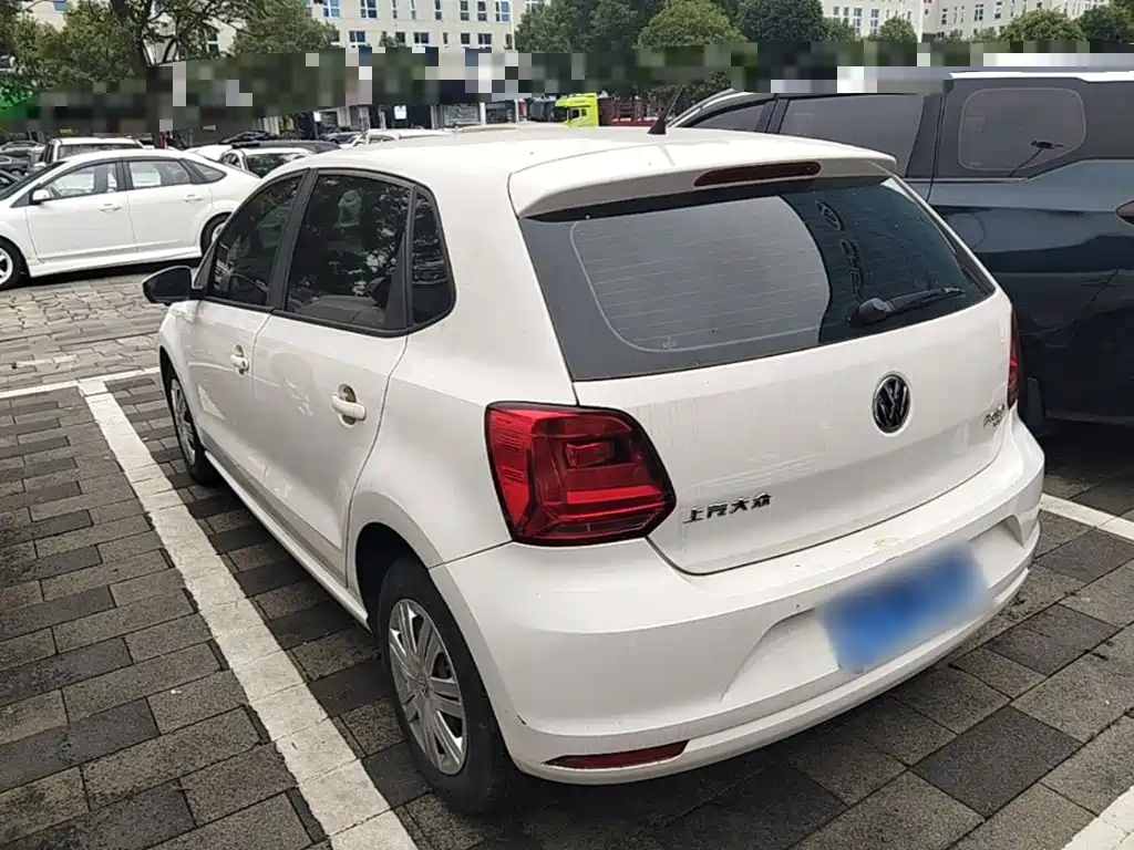 Volkswagen Polo — фото 5
