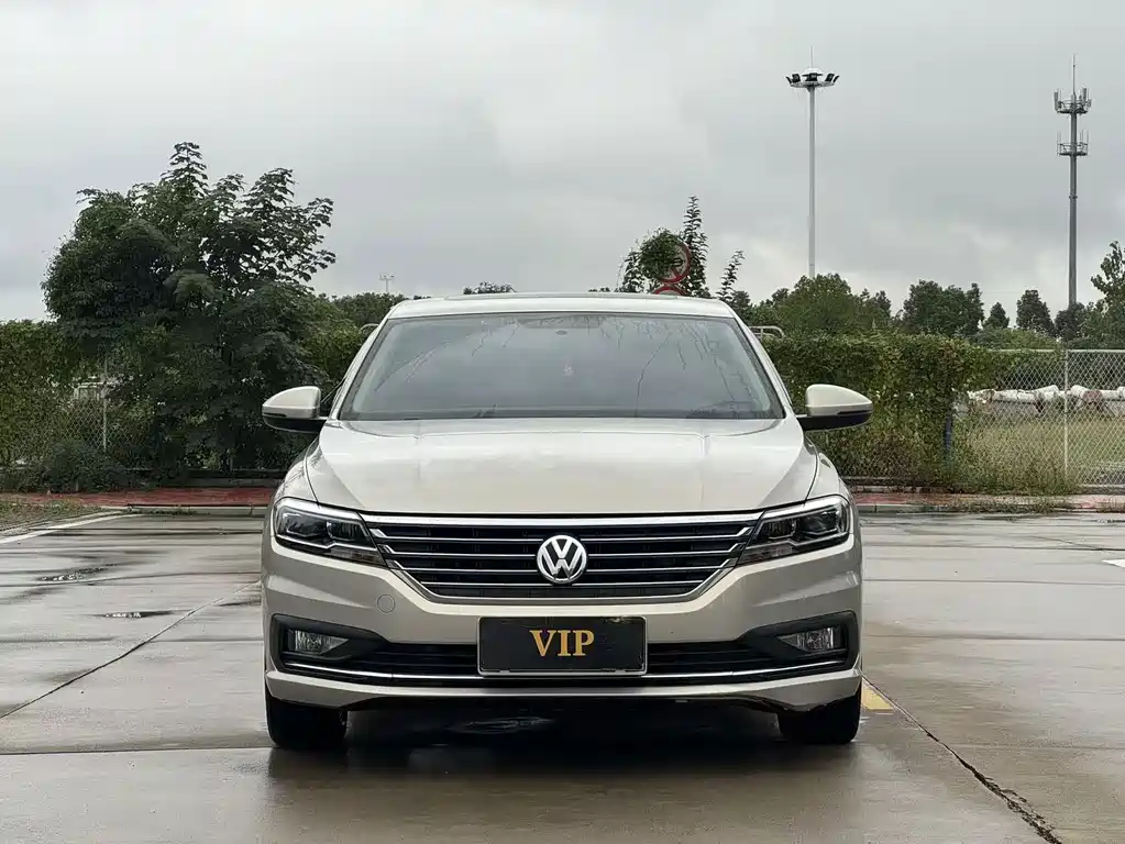 Volkswagen Lavida — фото 6