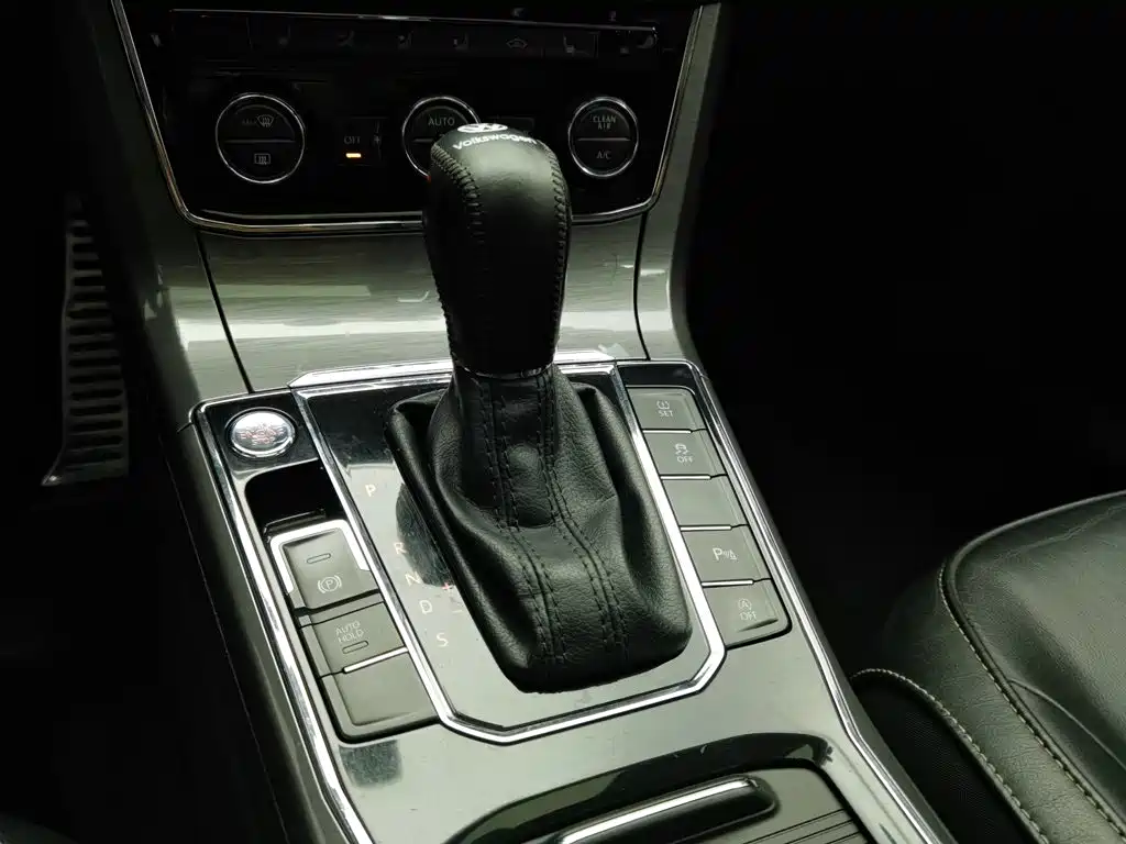 Volkswagen Passat — фото 13
