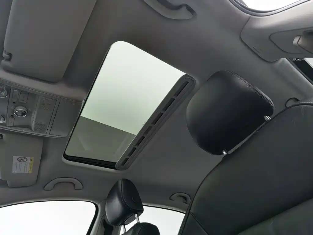 Volkswagen Passat — фото 14