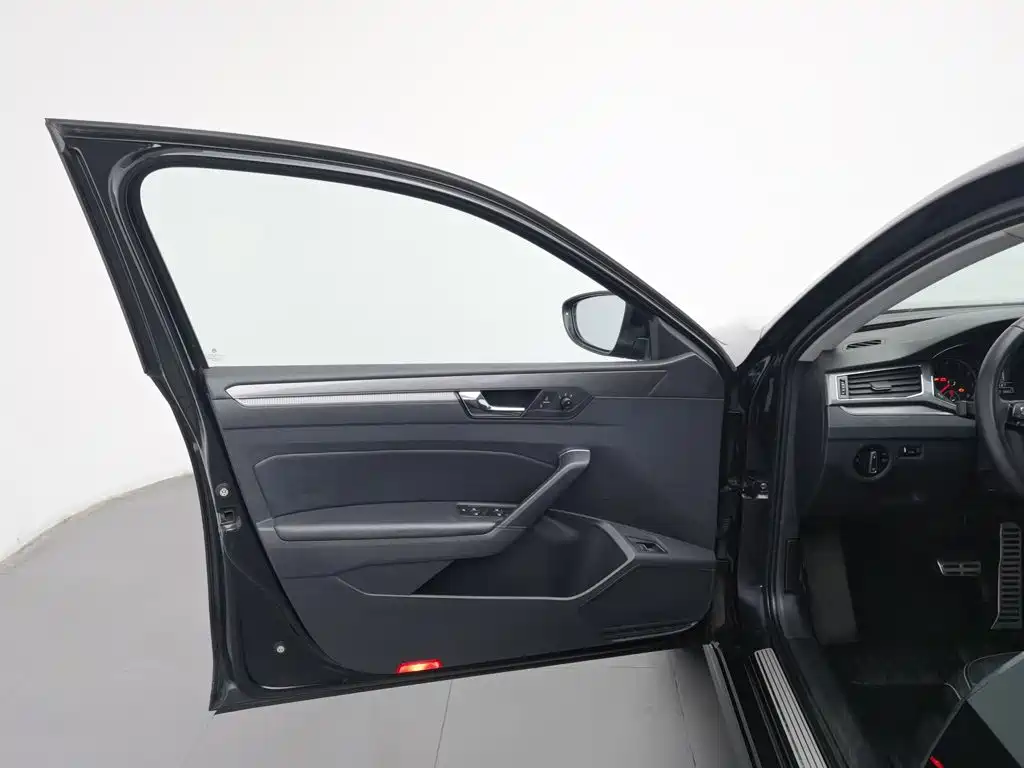 Volkswagen Passat — фото 8