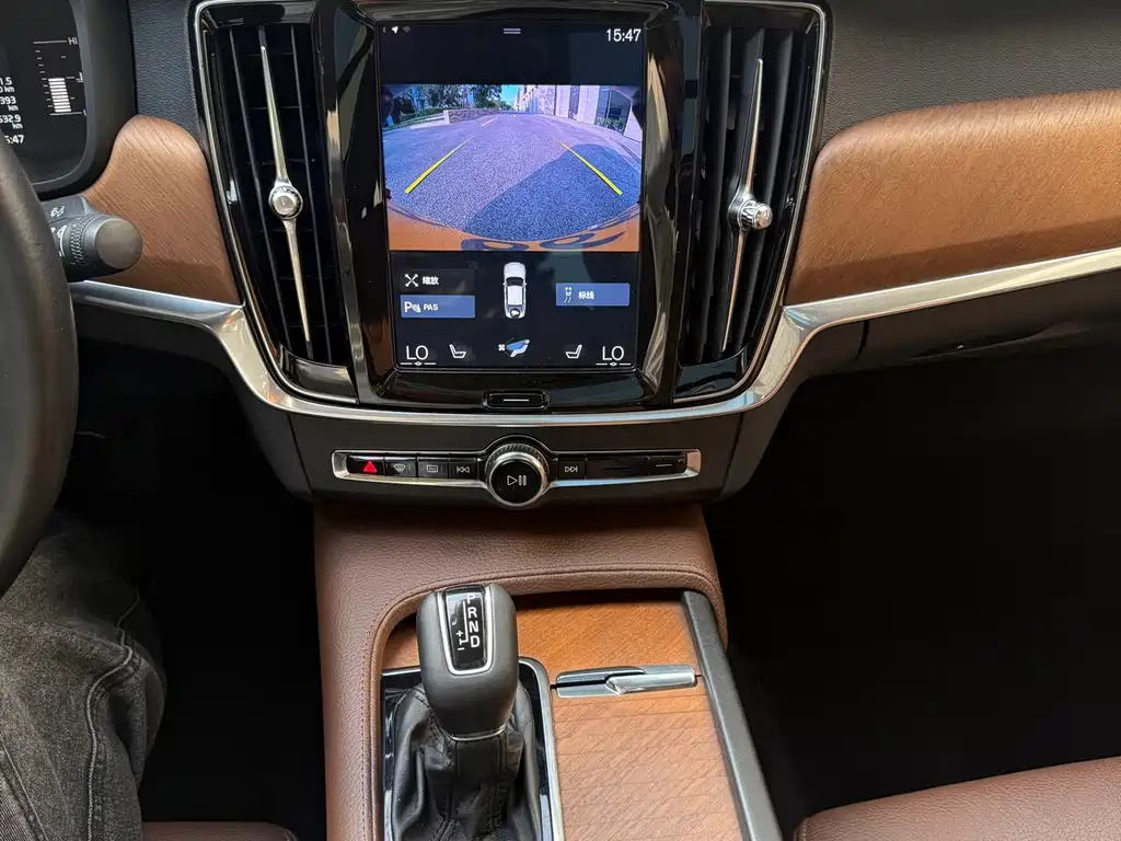 Volvo S90 — фото 14
