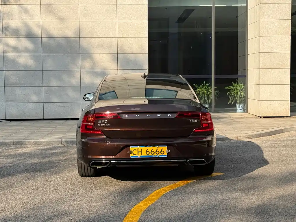 Volvo S90 — фото 19