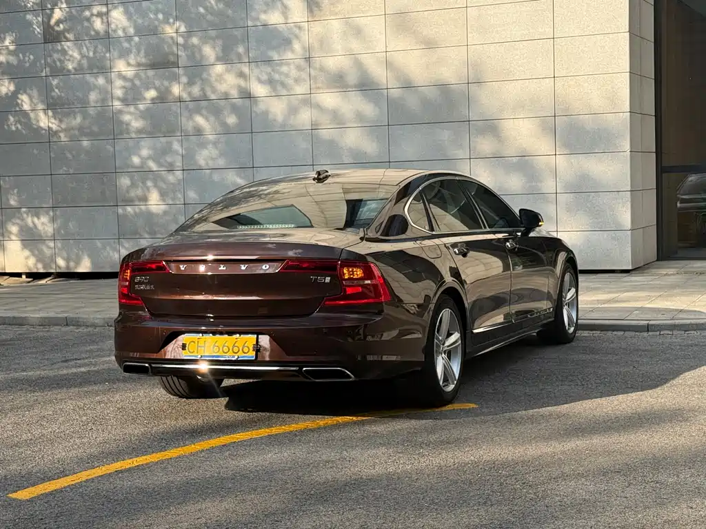 Volvo S90 — фото 20