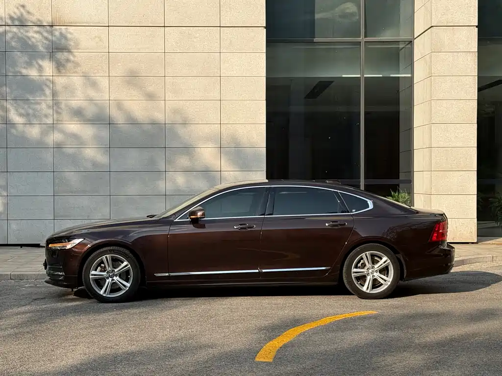 Volvo S90 — фото 4