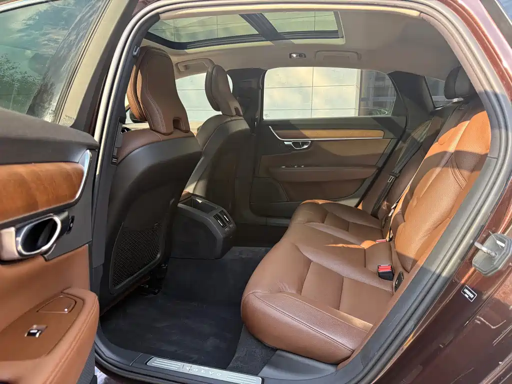 Volvo S90 — фото 10