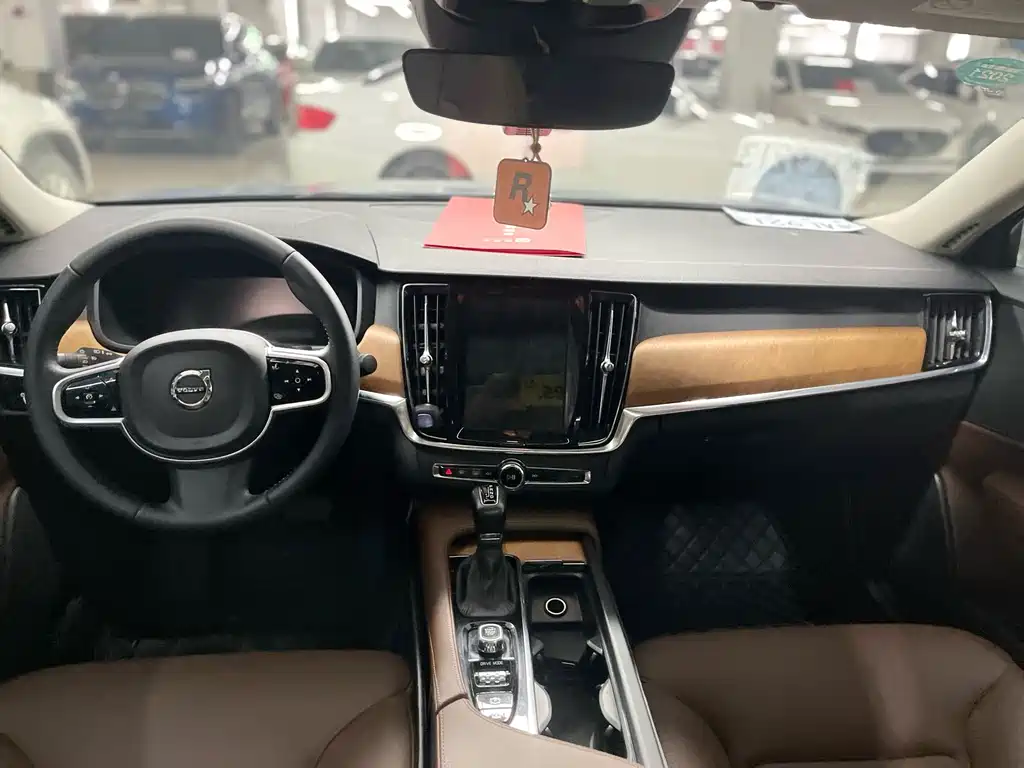 Volvo S90 — фото 11