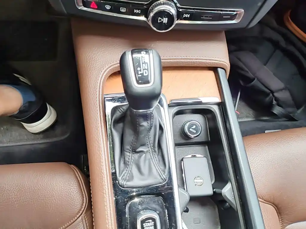 Volvo S90 — фото 14