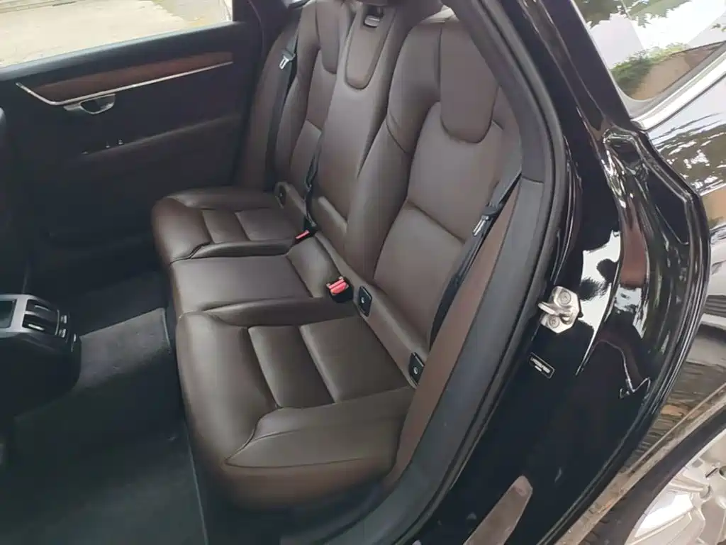 Volvo S90 — фото 17