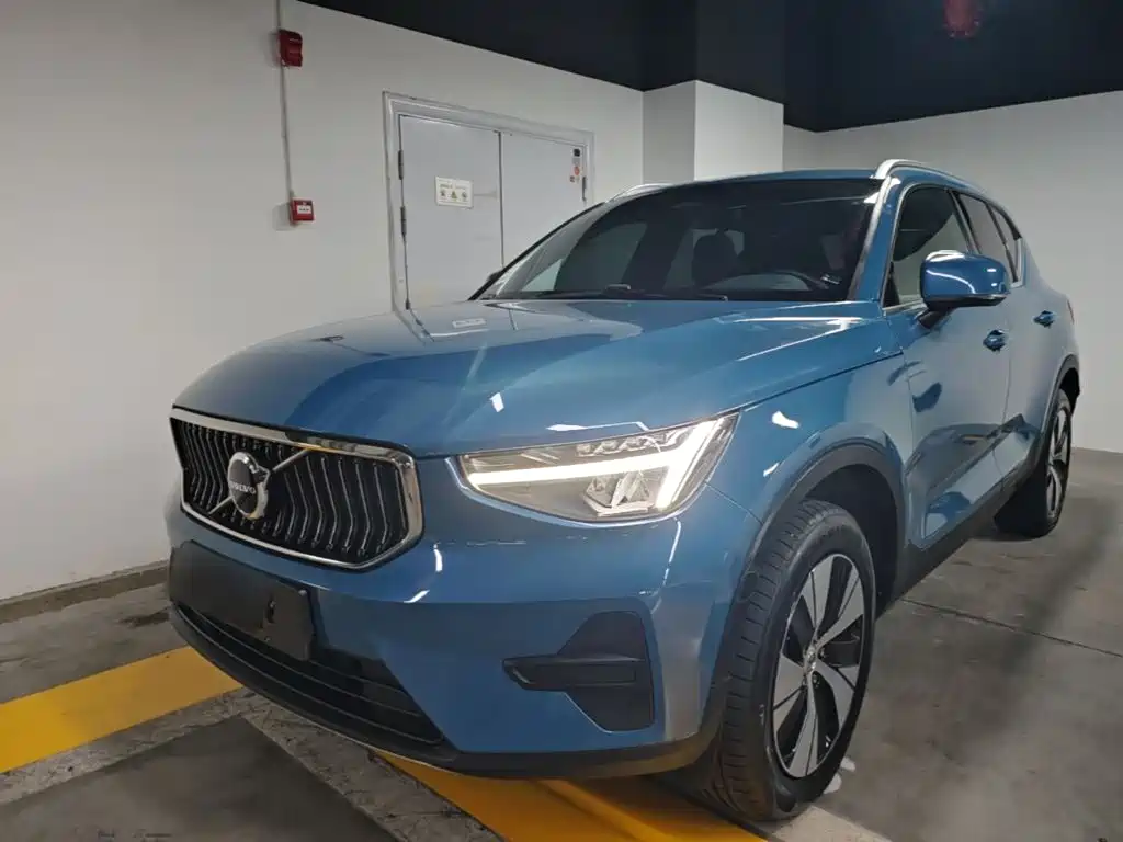 Volvo XC40 — фото 2