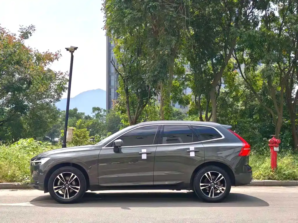 Volvo XC60 — фото 5