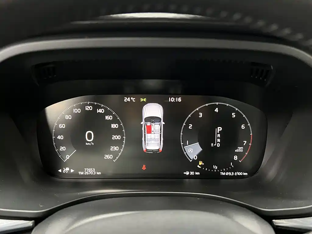 Volvo XC60 — фото 25
