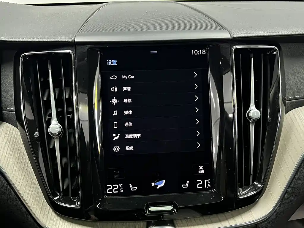 Volvo XC60 — фото 27