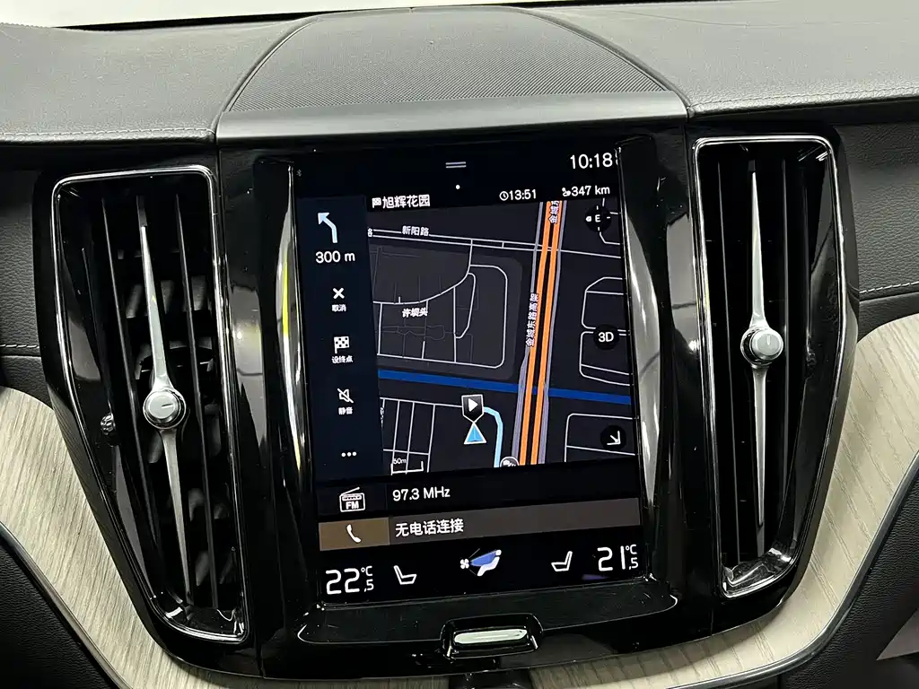 Volvo XC60 — фото 29