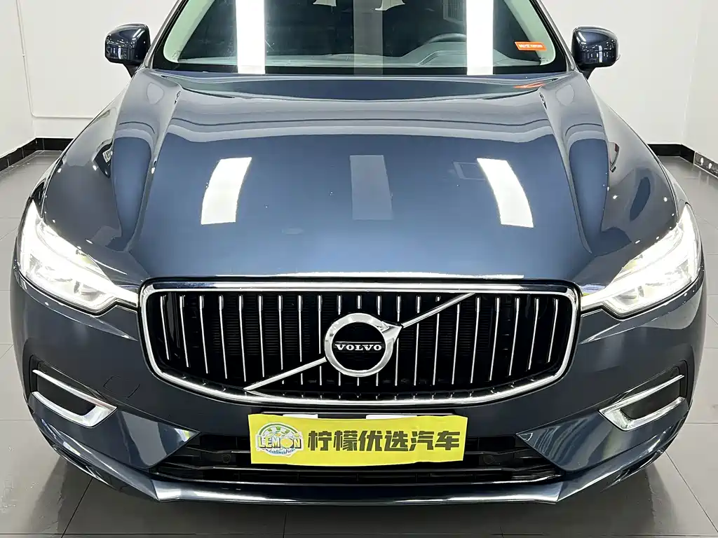 Volvo XC60 — фото 8