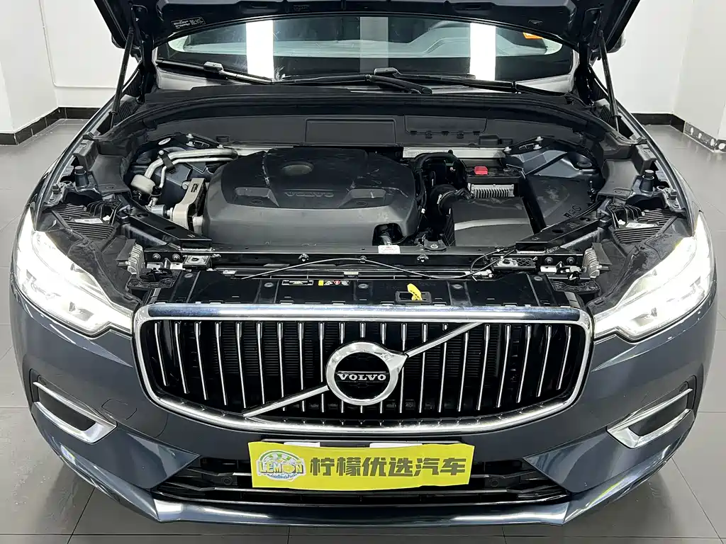Volvo XC60 — фото 9