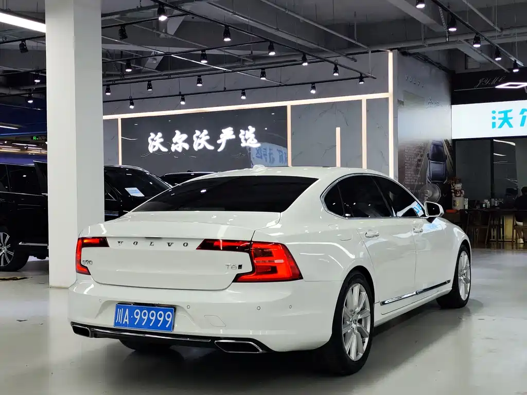 Volvo S90 — фото 11