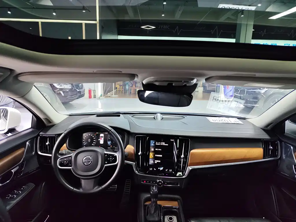 Volvo S90 — фото 3