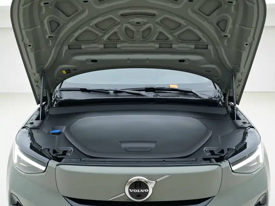 Volvo C40 — фото 7