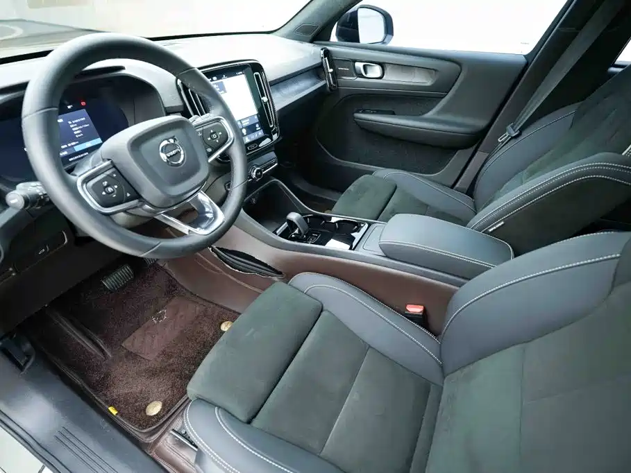 Volvo C40 — фото 10