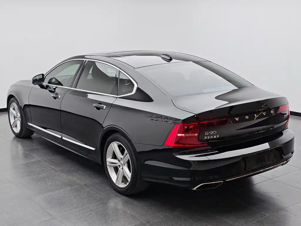 Volvo S90 — фото 4
