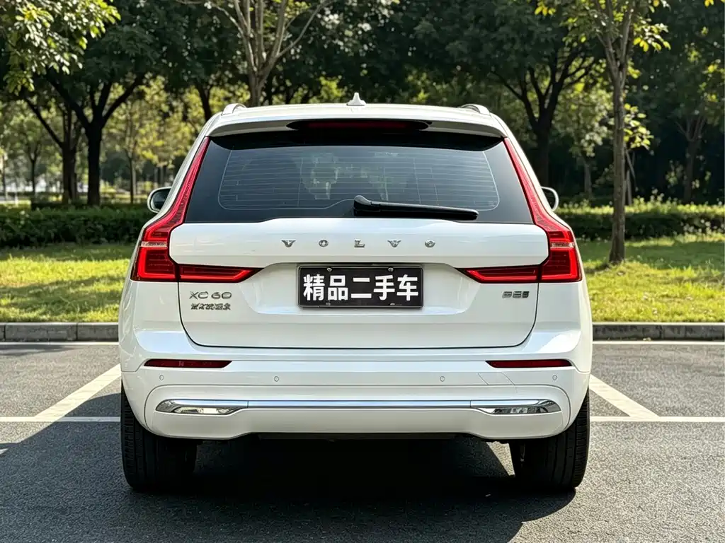 Volvo XC60 — фото 4
