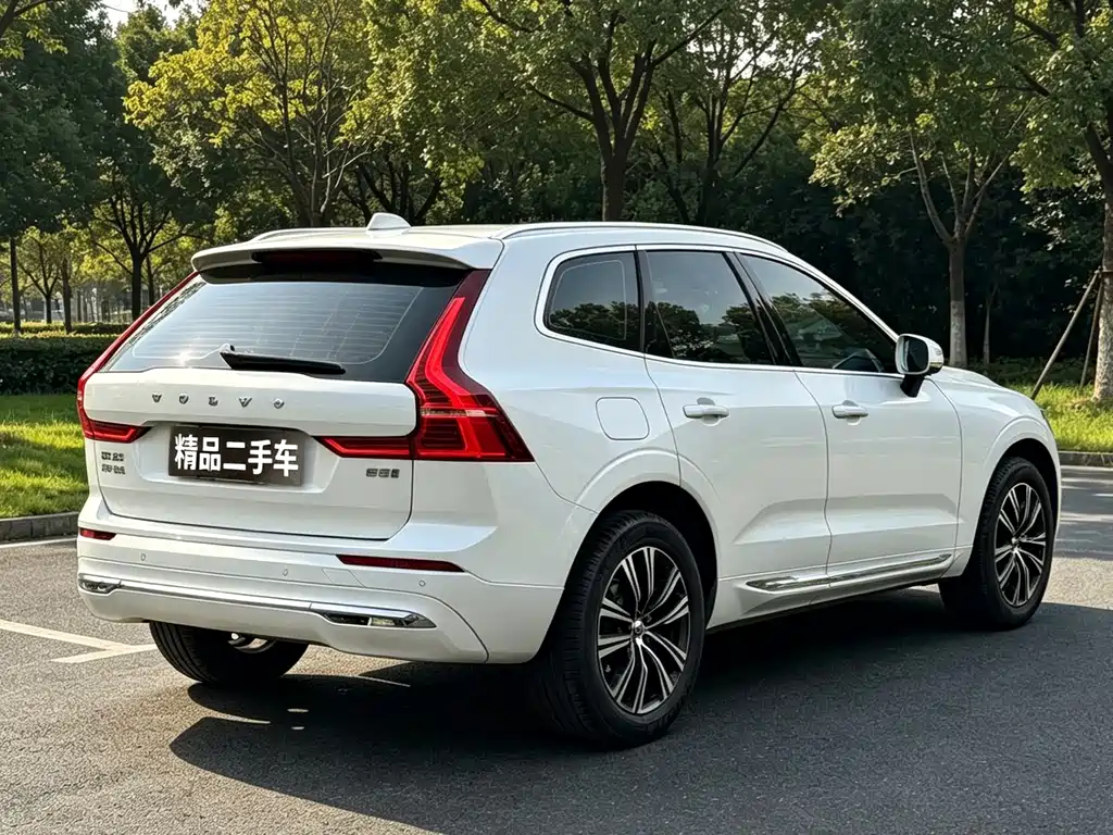 Volvo XC60 — фото 5
