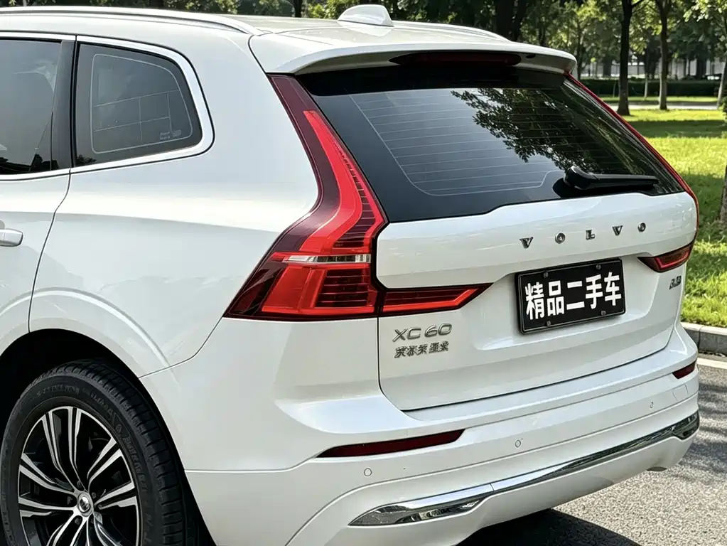 Volvo XC60 — фото 6