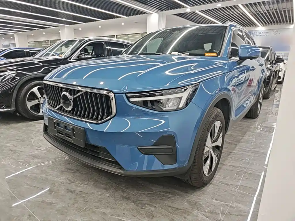 Volvo XC40 — фото 2
