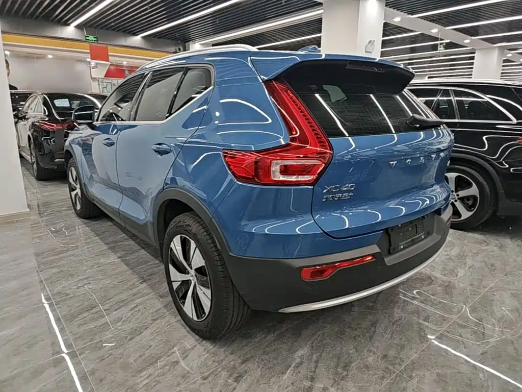 Volvo XC40 — фото 5