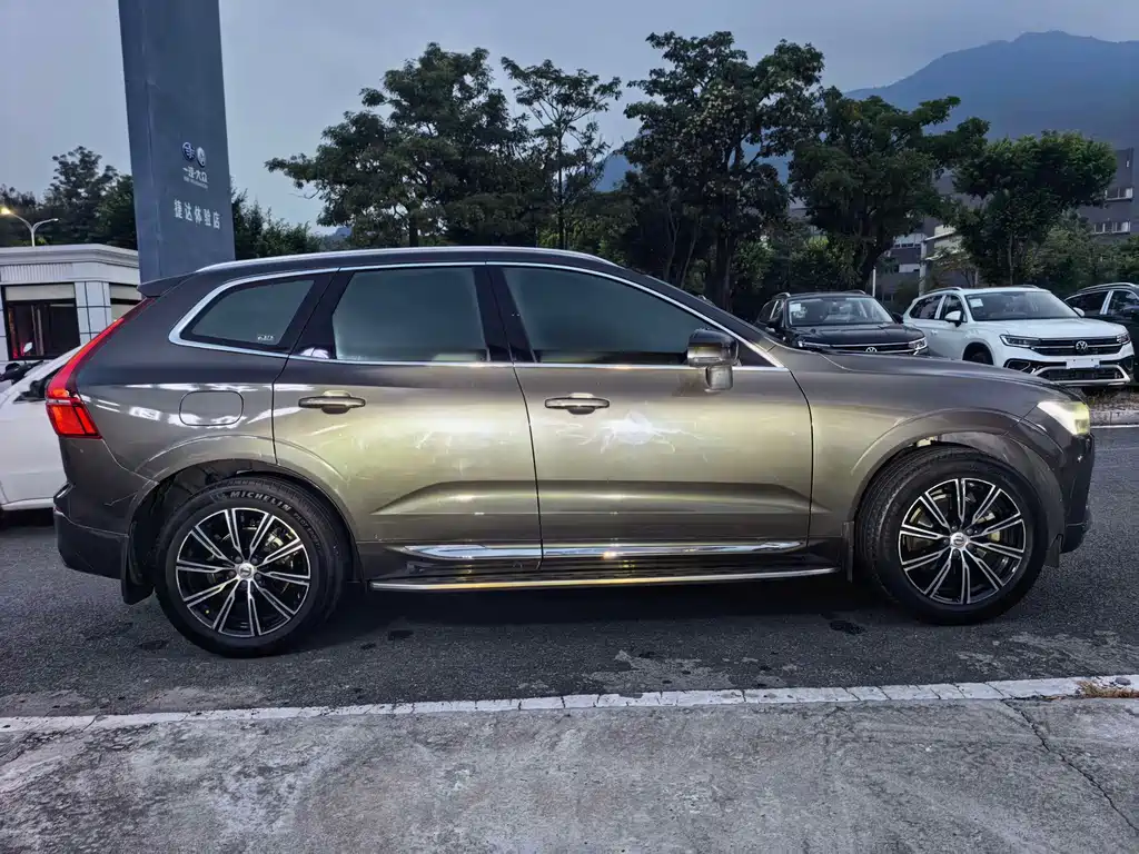 Volvo XC60 — фото 4