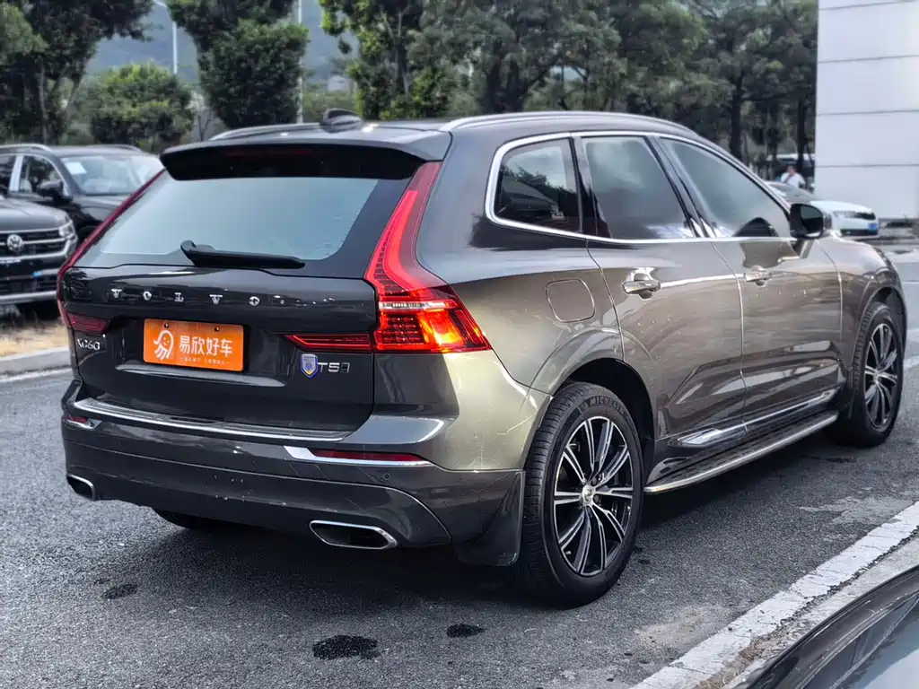Volvo XC60 — фото 7