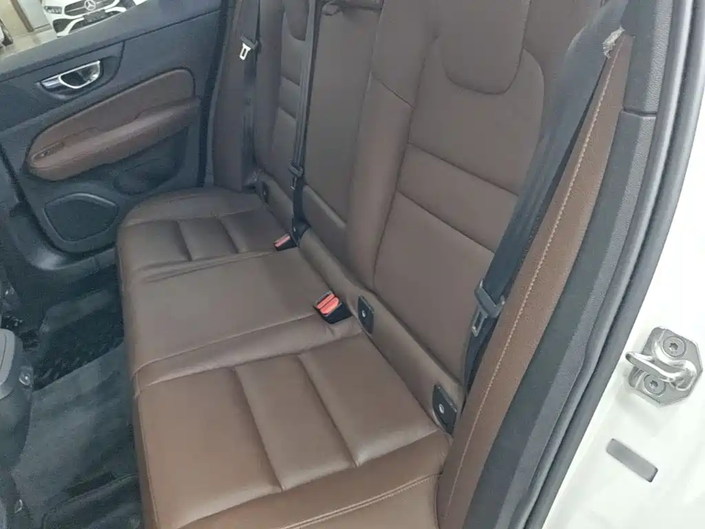 Volvo S60 — фото 17