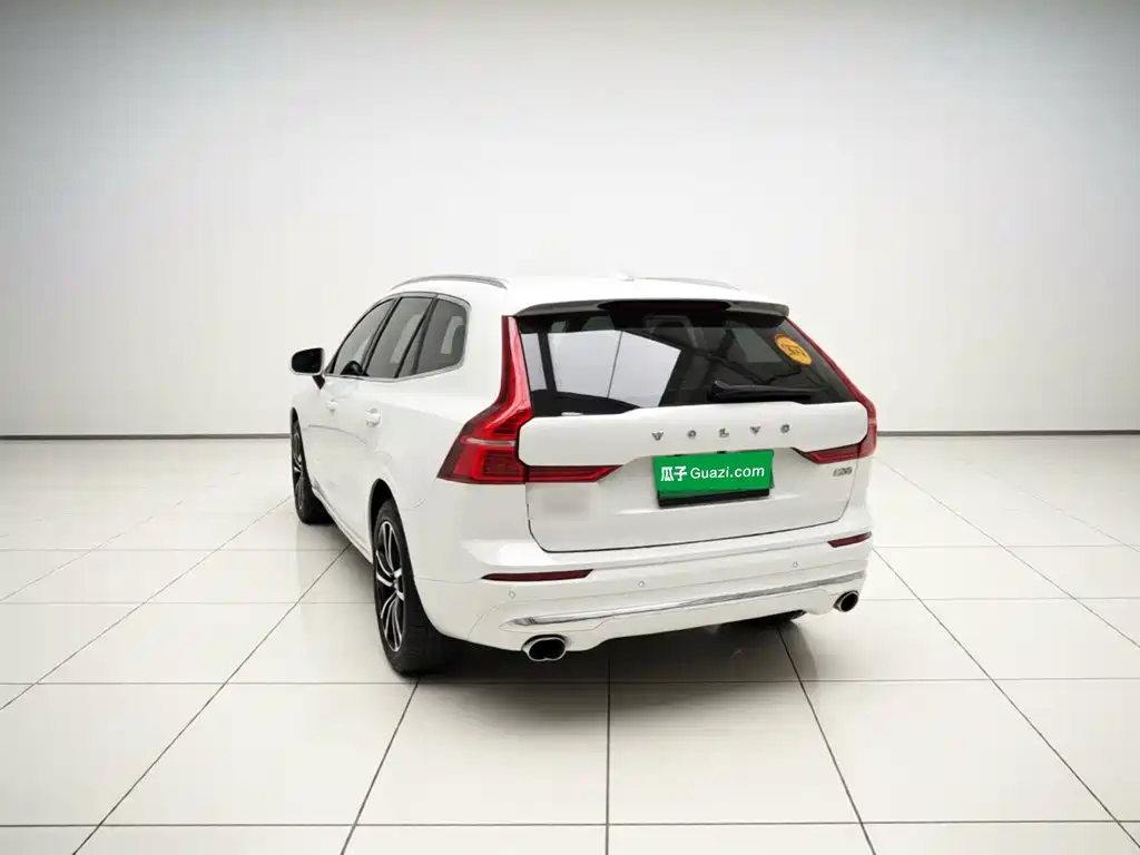 Volvo XC60 — фото 4