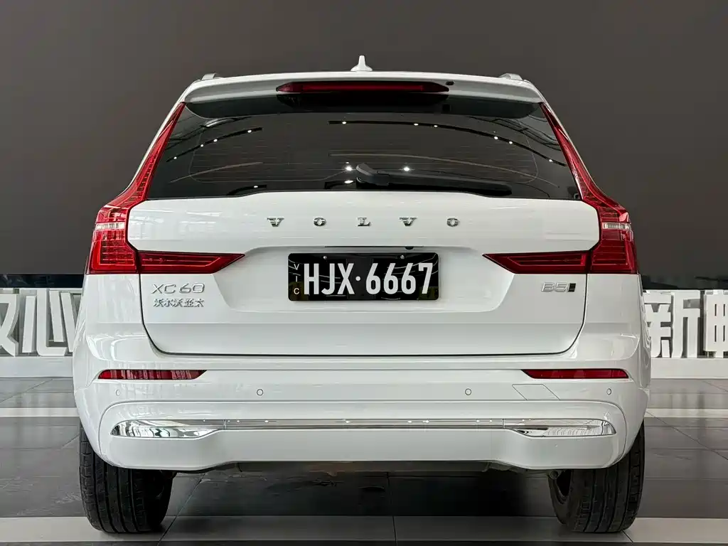 Volvo XC60 — фото 3