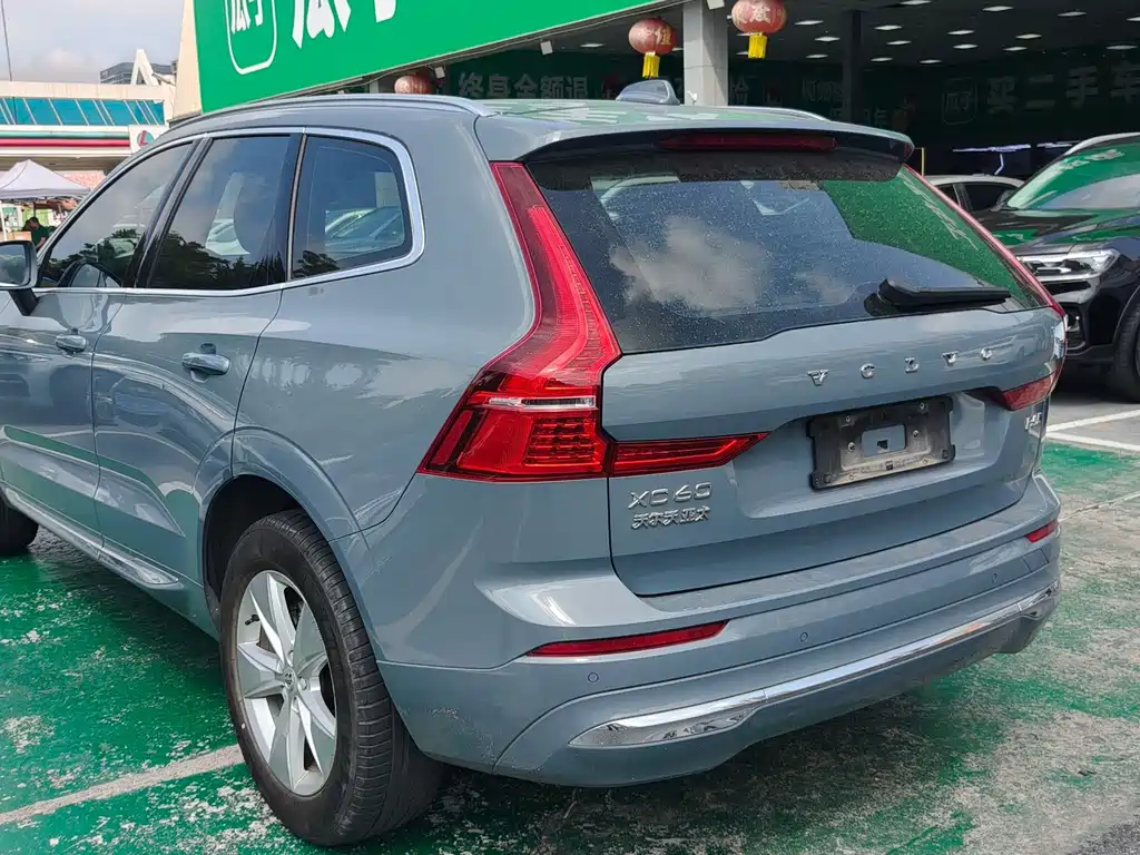 Volvo XC60 — фото 4