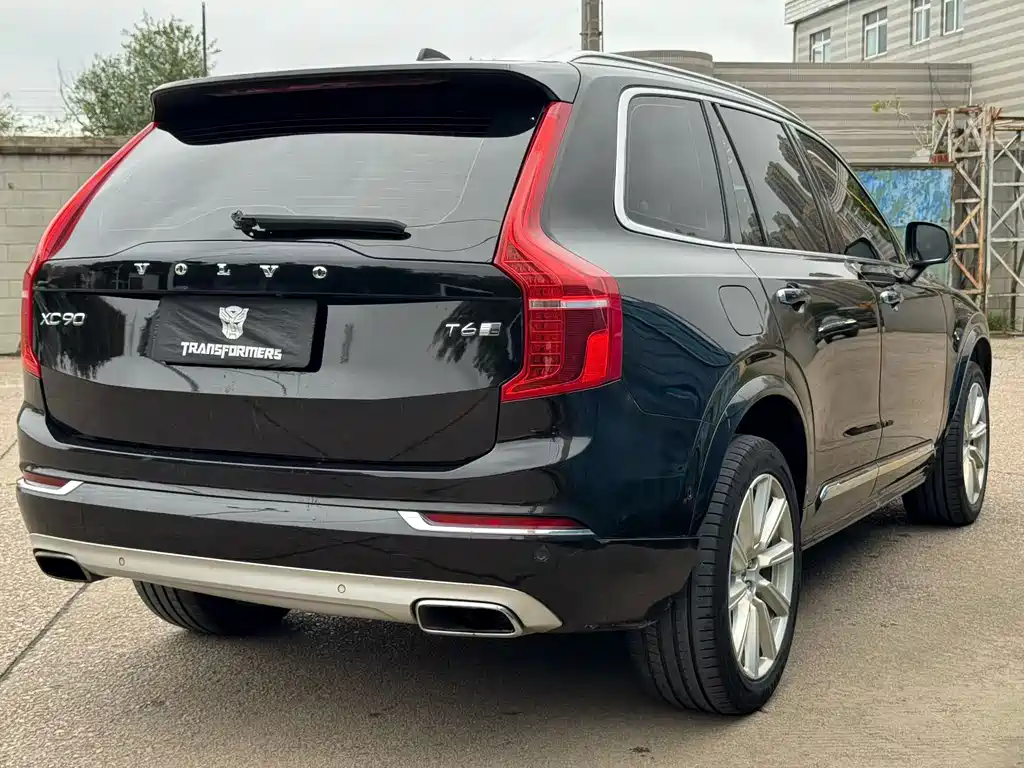 Volvo XC90 — фото 9
