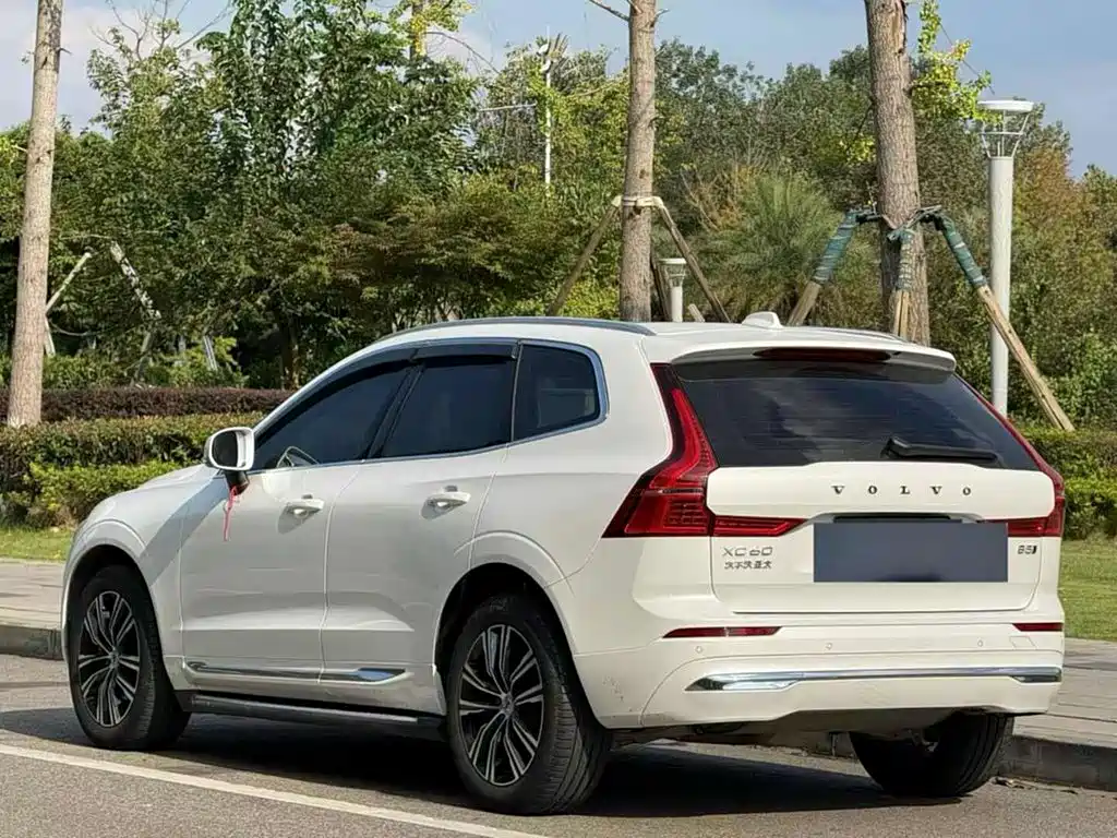 Volvo XC60 — фото 3