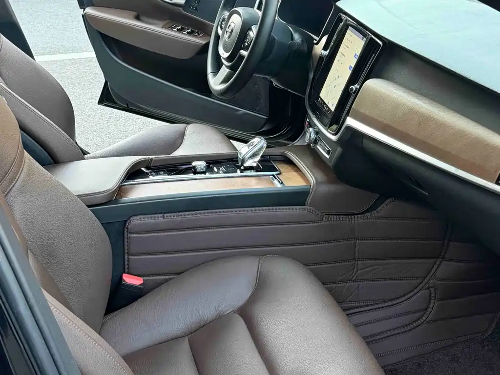 Volvo S90 — фото 4