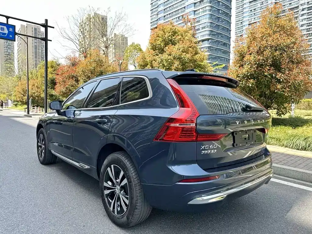 Volvo XC60 — фото 4