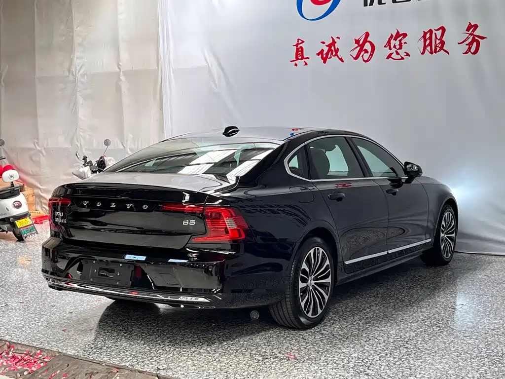 Volvo S90 — фото 17