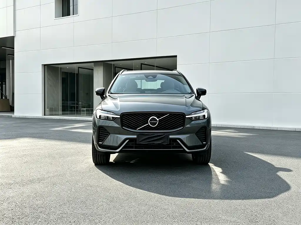 Volvo XC60 — фото 2