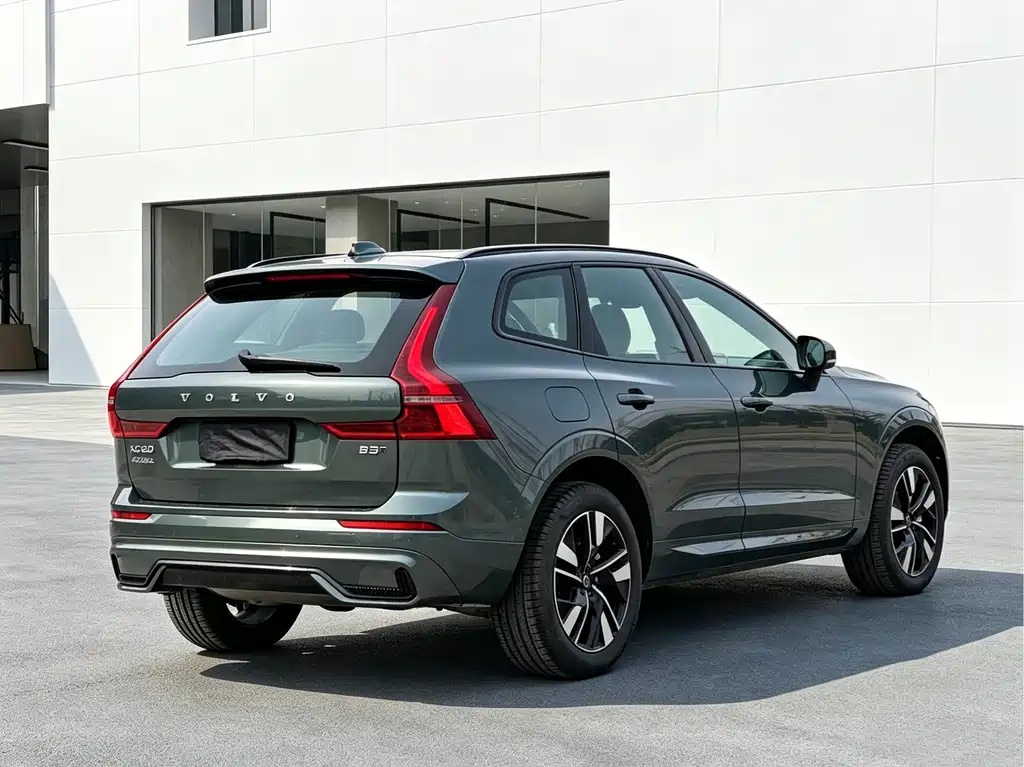 Volvo XC60 — фото 17