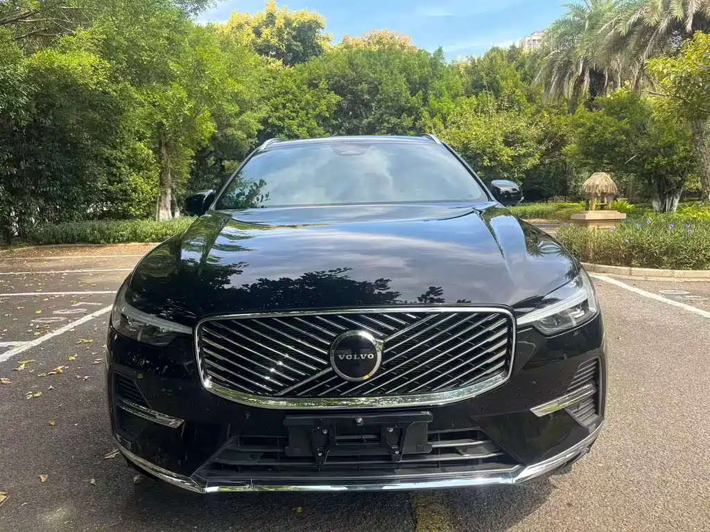 Volvo XC60 — фото 2